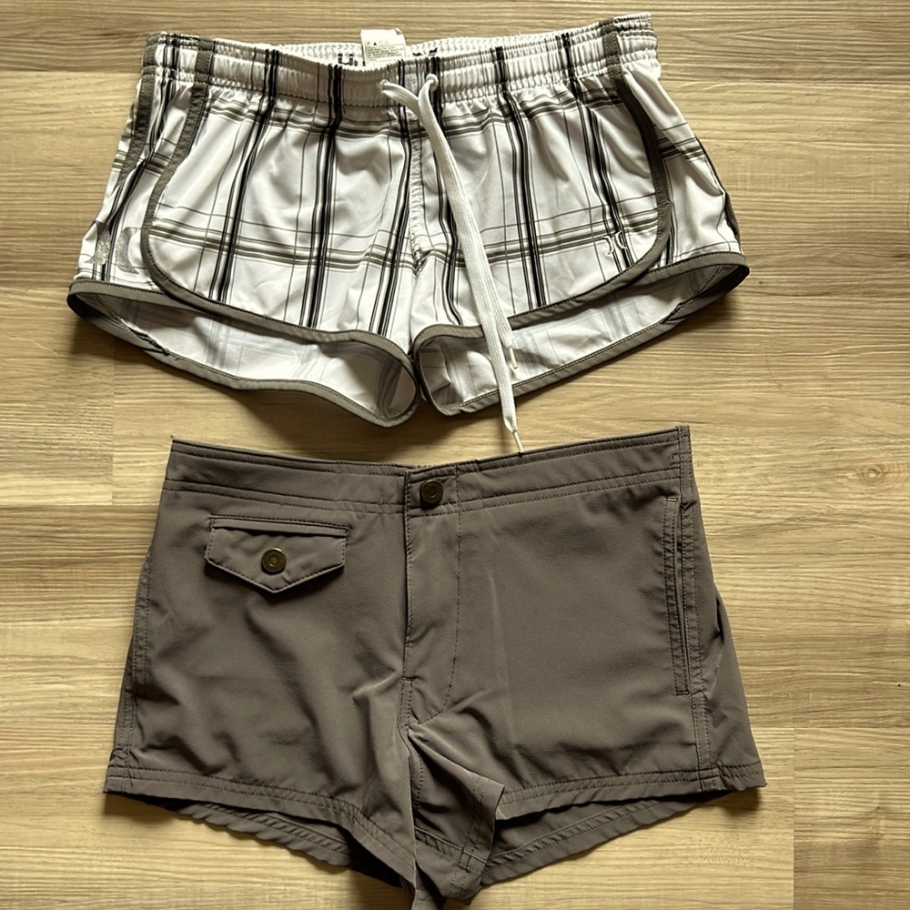 Set of 2 Beach Shorts - Hurley and Australian Brand - Size Small